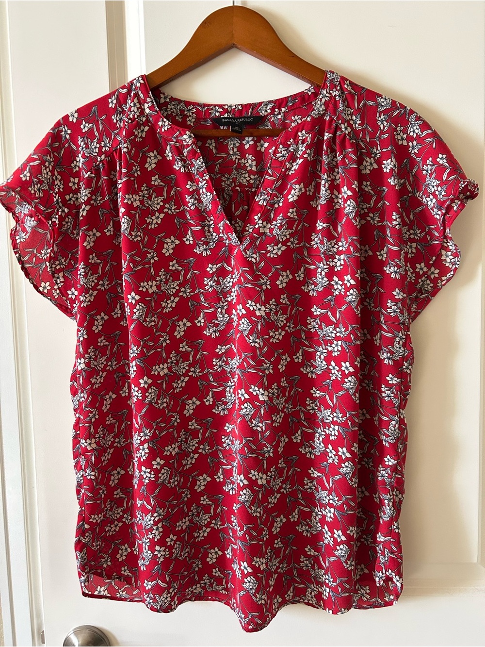 Banana Republic Red Floral V-Neck Blouse